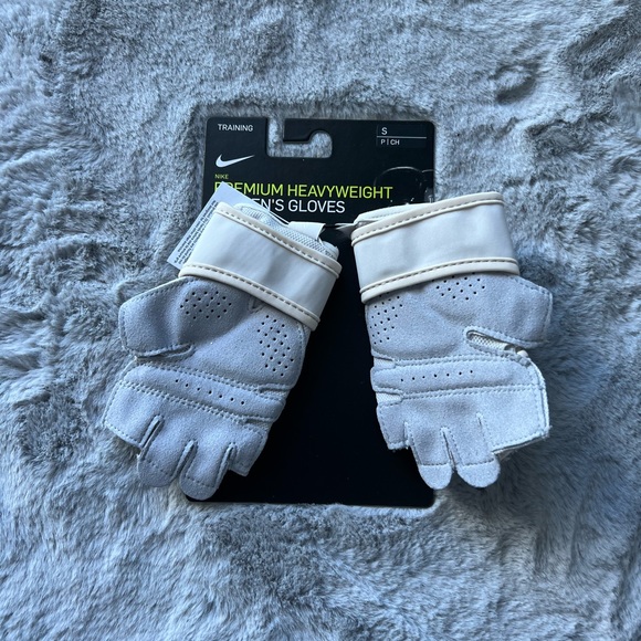 Nike training gloves